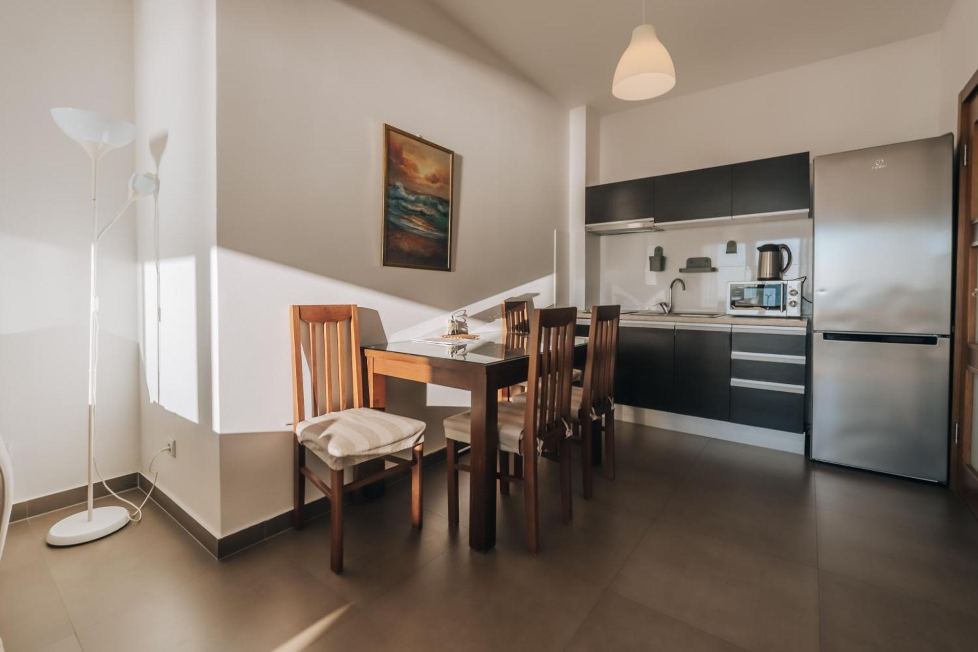 Apartments Kuce Lekovica Beach & Snack Bar- Bistro Номер фото