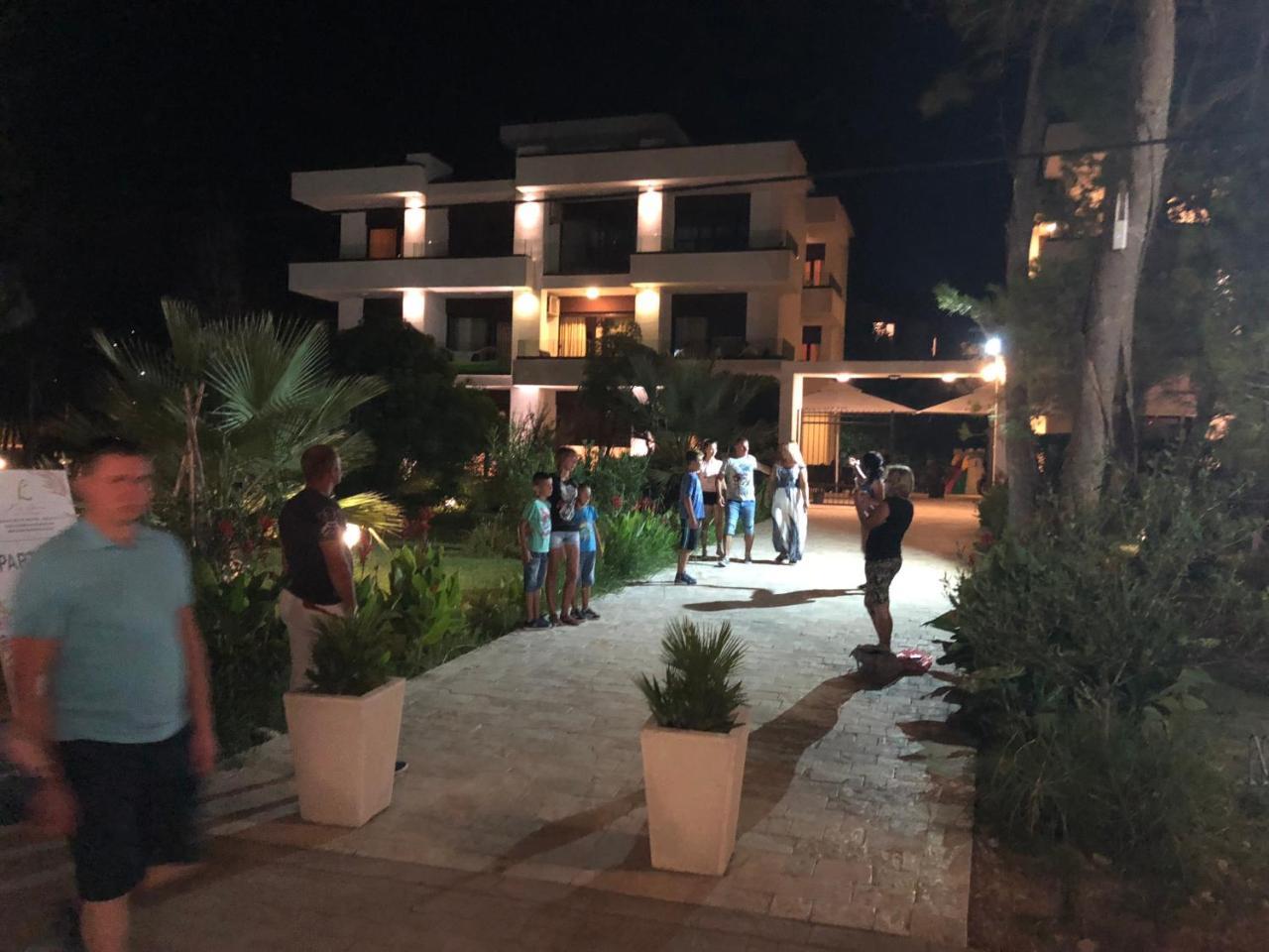 Apartments Kuce Lekovica Beach & Snack Bar- Bistro Экстерьер фото